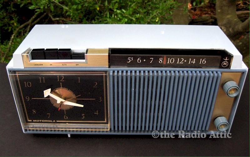 Motorola C20BZ Clock Radio (circa 1955)