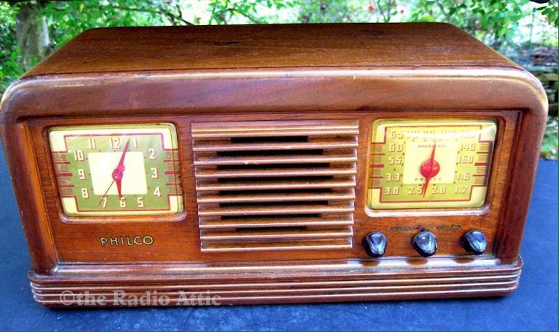 Philco 41-22CL Clock Radio (1941)