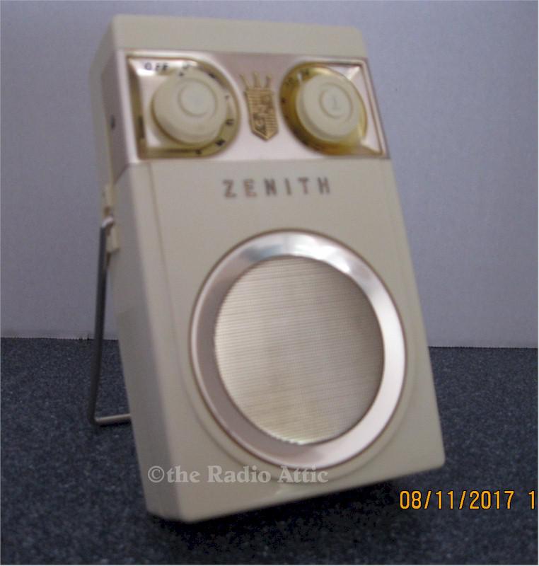 Zenith Royal 500B "Owl Eye" Transistor (1956/57)