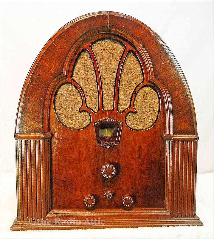 Philco 70 Cathedral (1933)