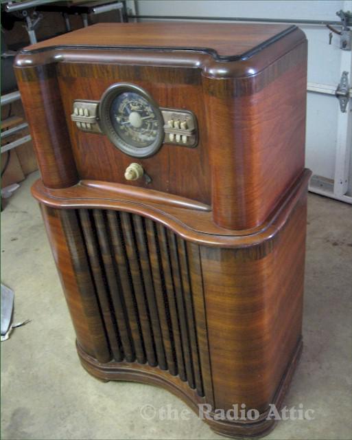 Zenith 8-S-463 Console (1939)