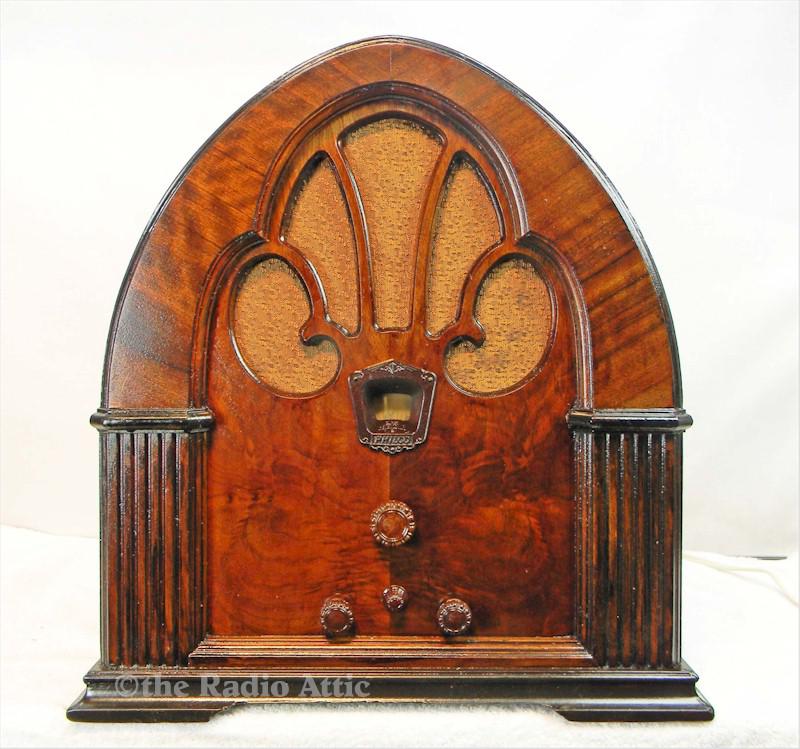 Philco 90C Cathedral (1933)