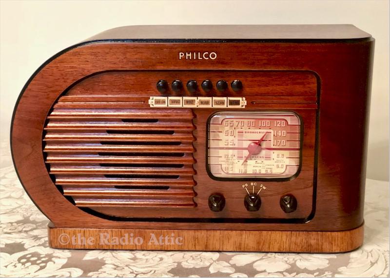 Philco 41-231T "Little Bullet" (1940)