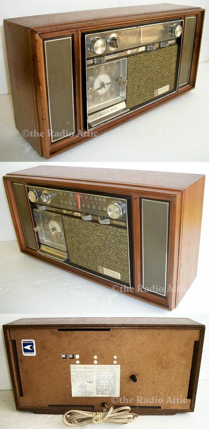 General Electric C-1565A AM/FM Clock Radio (1967)