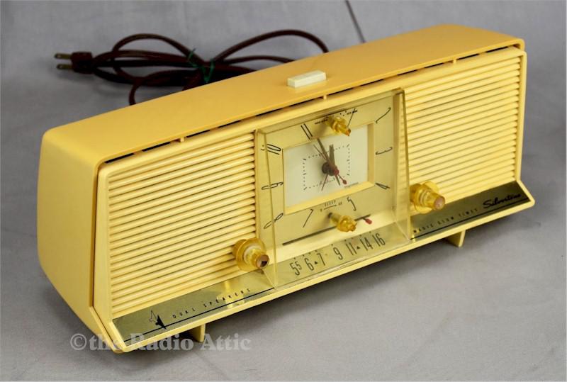 Silvertone 9029 Clock Radio (1959)
