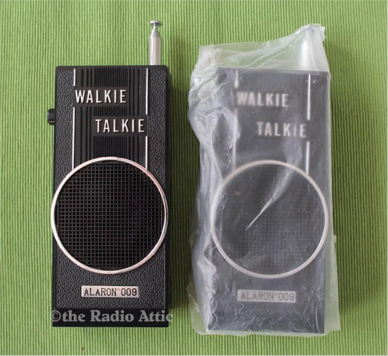 Alaron 009 Walkie-Talkie Set (NOS)