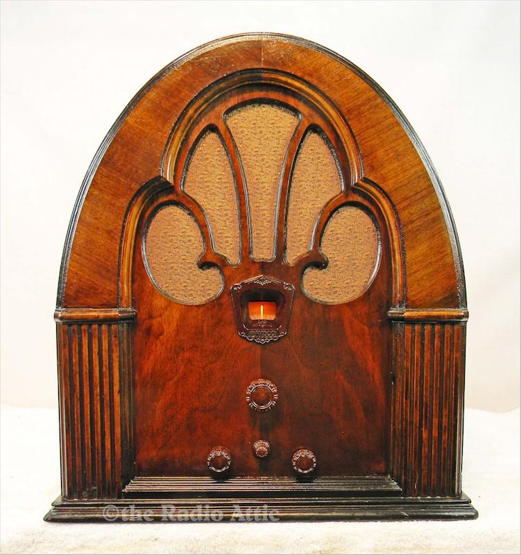 Philco 70 Cathedral (1933)