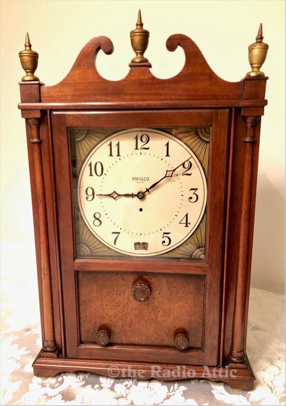 Philco 551 "Colonial" Mantle Clock/Radio (1932)