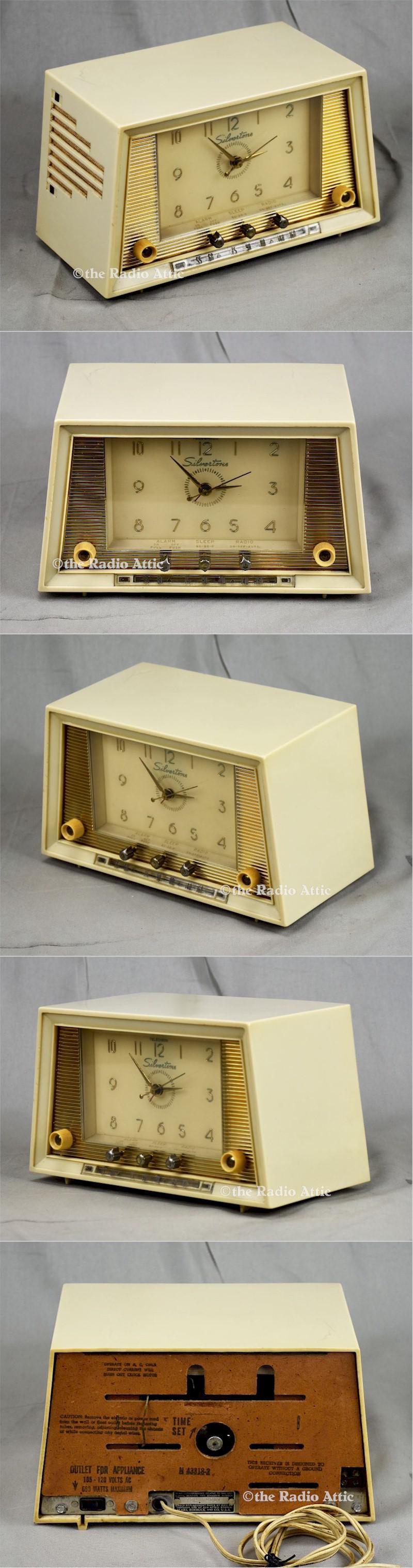 Silvertone 7020 Clock Radio (1956)