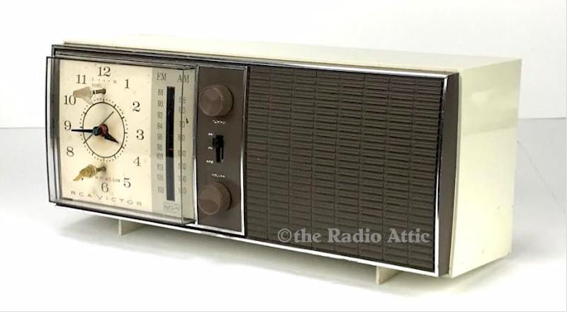 RCA RGS19T Clock Radio (1965)