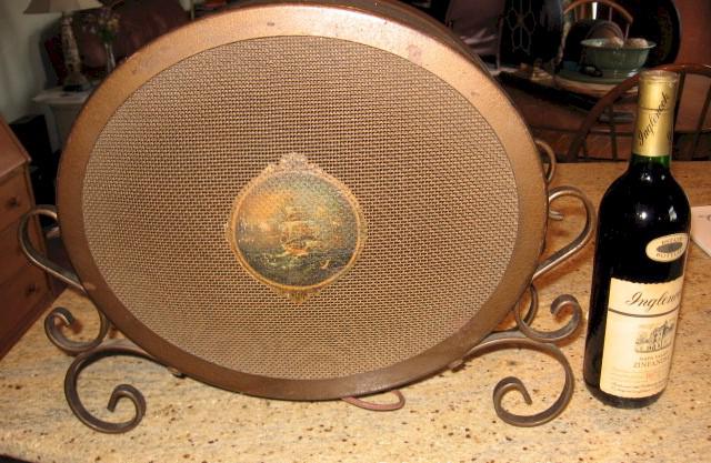 Operadio Metal Speaker in Deco Cradle