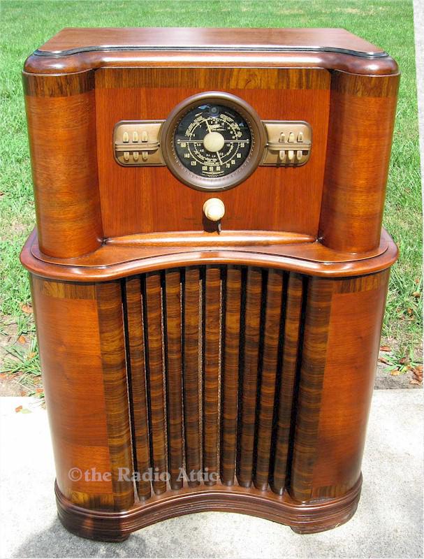 Zenith 8-S-463 Console (1939)