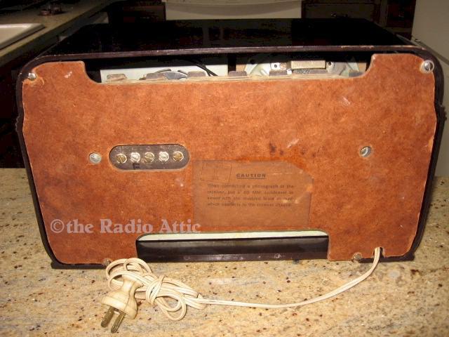 FADA AM/FM Radio (1949)