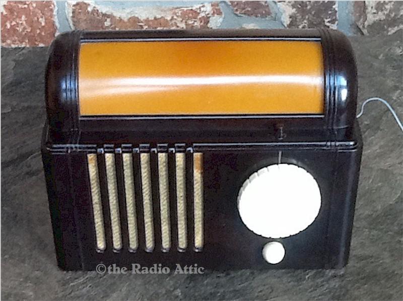 Mitchell TSB-47 "Lullaby" Bedside Radio (1940- 41)