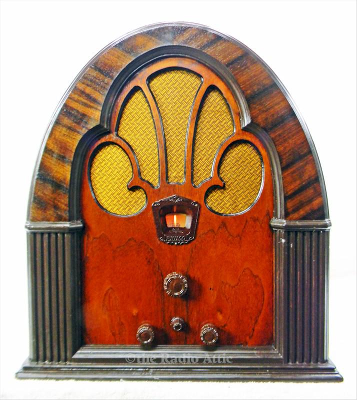 Philco 70 Cathedral (1933)