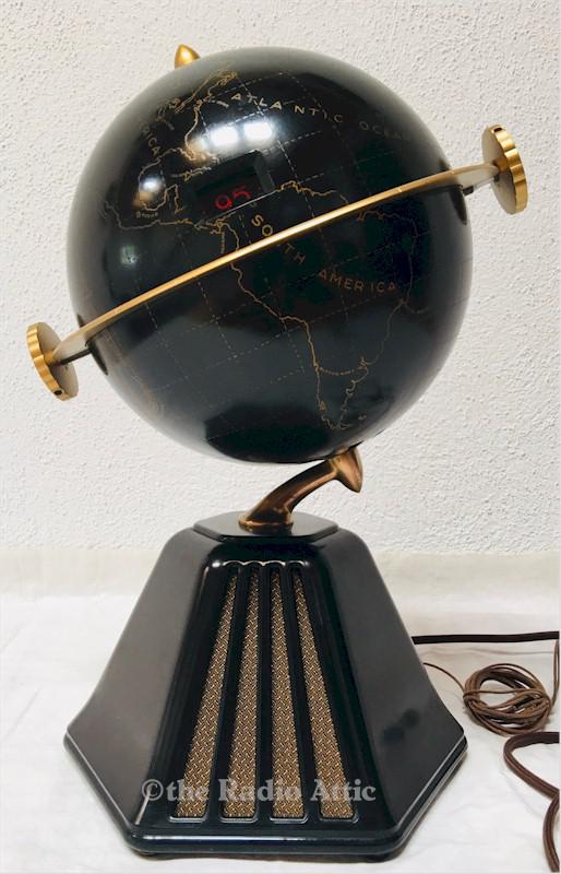 Colonial 700 "New World Globe" (1933)