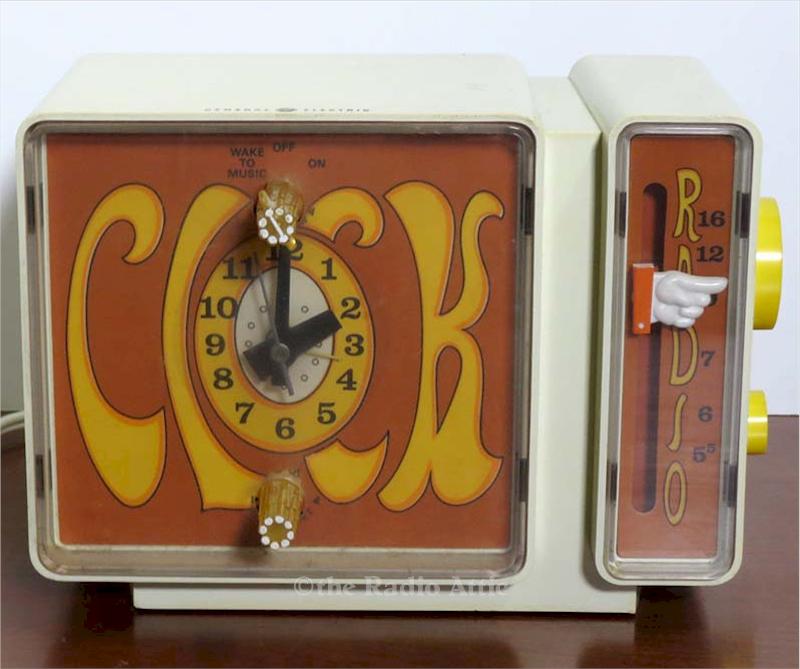 General Electric C3300-A Clock Radio (1969)