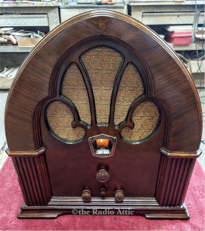 Philco 90 Cathedral (1932)