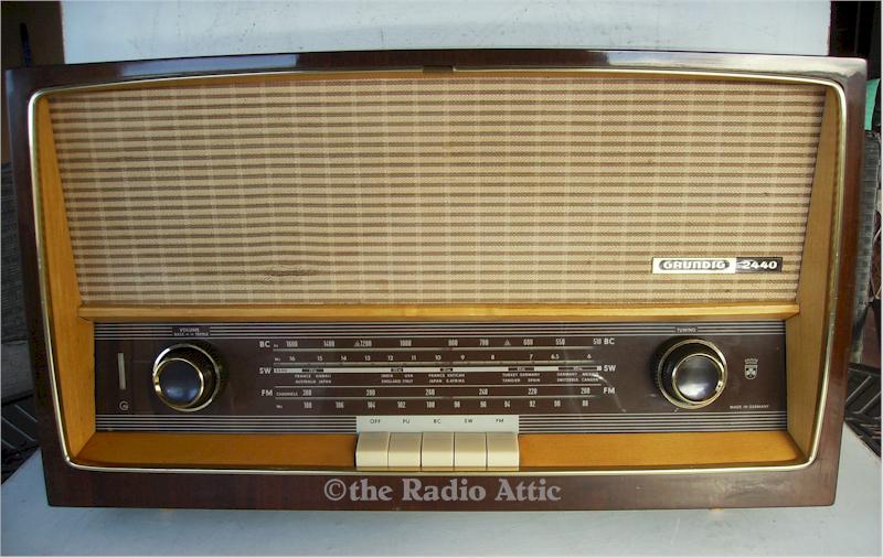 Grundig 2440U